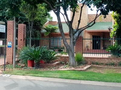 Guest House for Sale in Aerorand, Middelburg